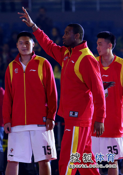 包含密尔沃基雄鹿训练开放日;今夜临场应变引欢呼;全明星赛在即;数据趋势出现新变化的词条 包含密尔沃基雄鹿训练开放日;今夜临场应变引欢呼;全明星赛在即;数据趋势出现新变化的词条