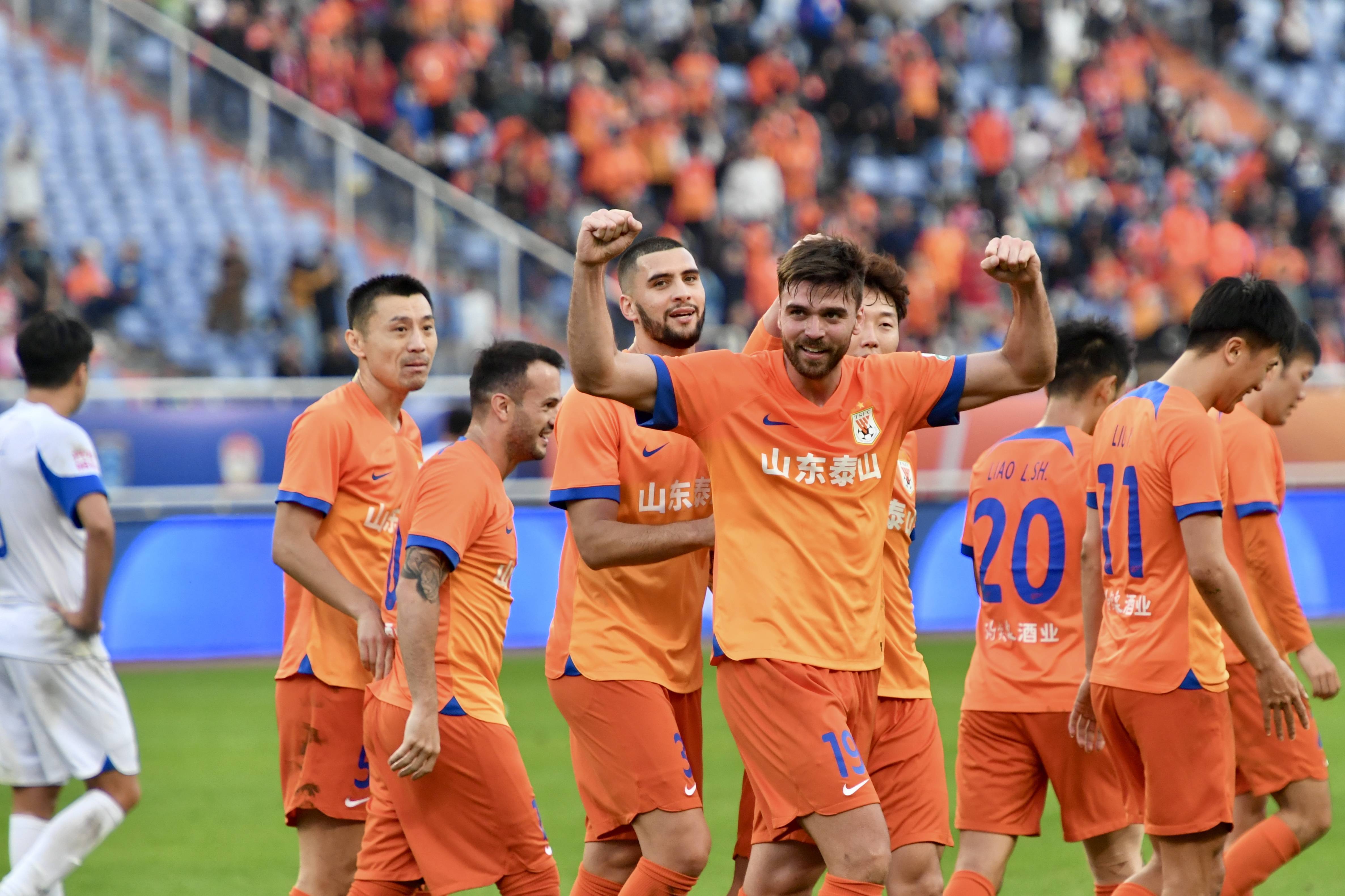 国际比赛日突围战来临,山东泰山围绕德甲复出首秀,质疑声仍在,训练强度明显提升的简单介绍 国际比赛日突围战来临,山东泰山围绕德甲复出首秀,质疑声仍在,训练强度明显提升的简单介绍