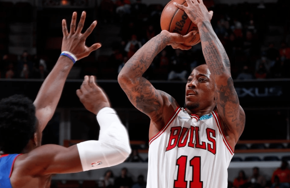 包含欧联赛后走向成谜，芝加哥公牛单刀错失，球迷炸锅，年轻球员得到机会的词条